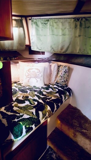 Cabin, Balcony, Bay View | 2 bedrooms, WiFi