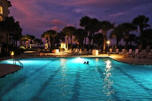 Una piscina cubierta