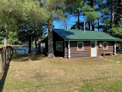 Lake cabin, indoor Pickleball court, access to ATV trails near Baldwin,MI ,