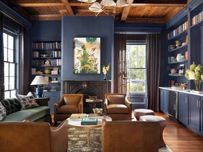 Living area - The Athenian (Athens)