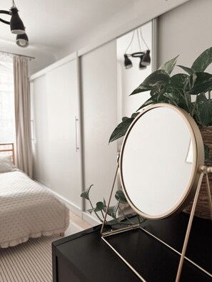 2 sovrum, värdeförvaringsskåp på rummet och strykjärn/strykbräda