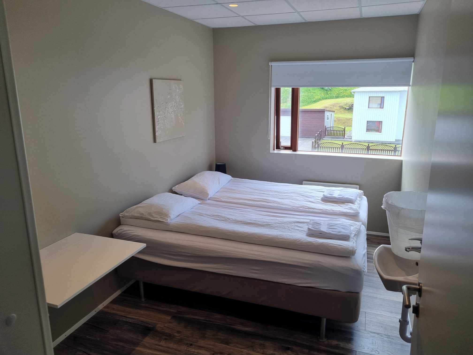 Basic Double or Twin Room, Mountain View | Soundproofing, free WiFi