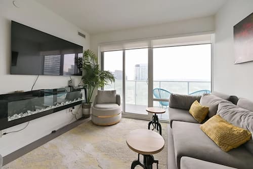 Superior Apartment, 3 Bedrooms, Balcony, City View | Living area