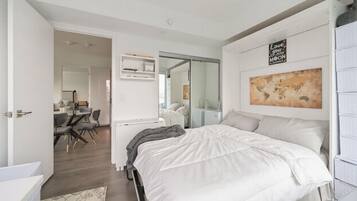 Superior Apartment, 3 Bedrooms, Balcony, City View | Individually decorated, individually furnished, desk, cots/infant beds