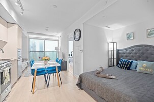 Deluxe Apartment, Multiple Beds | Living area