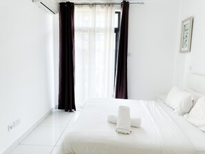 1 bedroom, iron/ironing board, WiFi, bed sheets - Embassy Gardens one bedroom  (Accra)