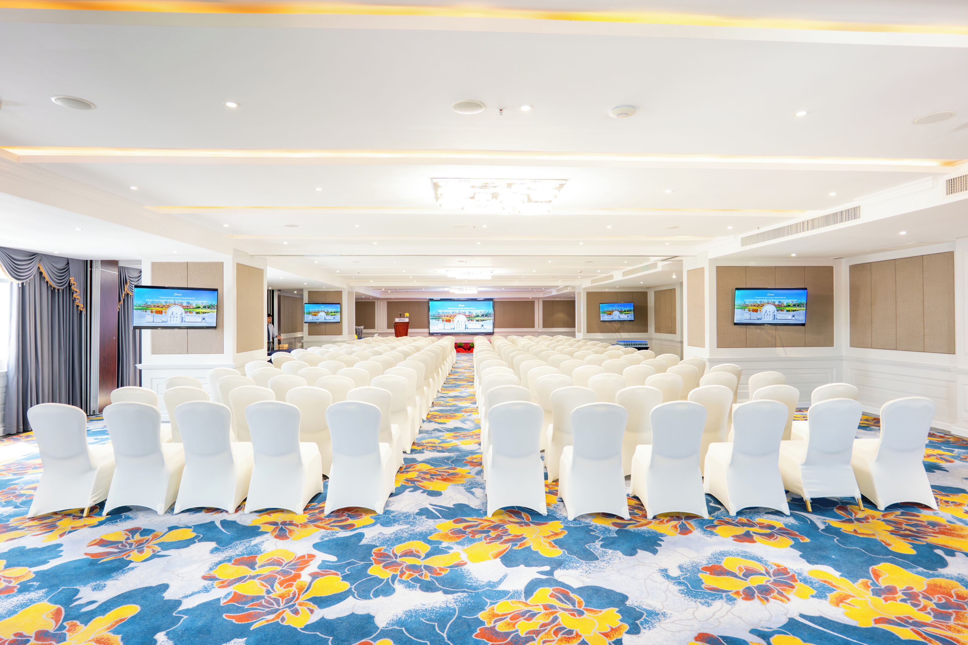 Photo - Wyndham Grand Phnom Penh Capital