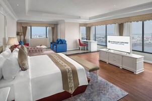 Minibar, in-room safe, desk, laptop workspace