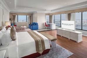 Míníbar, öryggishólf í herbergi, skrifborð, vinnuaðstaða fyrir fartölvur