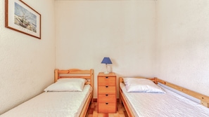 2 bedrooms