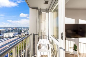 Unclassified image, 3 of 24, button - City Vista Apt with Views, Pool and Gym (Auckland CBD)
