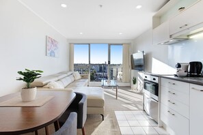 Unclassified image, 4 of 24, button - City Vista Apt with Views, Pool and Gym (Auckland CBD)