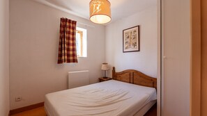 2 bedrooms