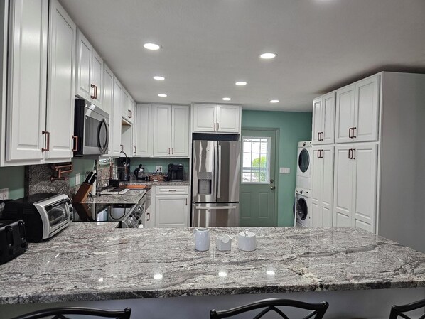 Fridge, microwave, oven, stovetop - 314 E. 3rd in Lakeside (Lakeside)