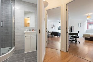 1 bedroom, iron/ironing board, Internet