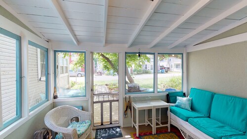 443 Lynn Avenue Charming two bedroom in Lakeside!