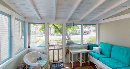 443 Lynn Avenue Charming two bedroom in Lakeside!