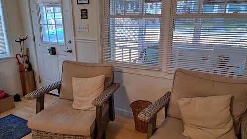 117 East 4th in the Heart of Lakeside!