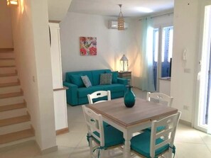 Dining - Villa Pietra Marina cozy and very close to beautiful Salento beaches (Boncore)
