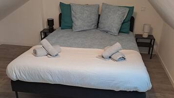 2 chambres, bureau, Wi-Fi, draps fournis