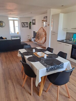 Dining - Apartment Be Zen ô Bizet, up to 5 people. Pets allowed  (Comines-Warneton)