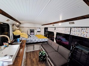 1 chambre, fer et planche à repasser, Wi-Fi, literie fournie