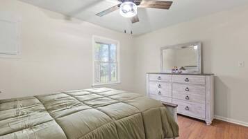 2 bedrooms, WiFi, bed sheets