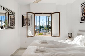 Apartment | 2 bedrooms - Blue Pearl Apartment Old Town Fuengirola Ref 24 by Costarentals - Ref 24 (Mijas)