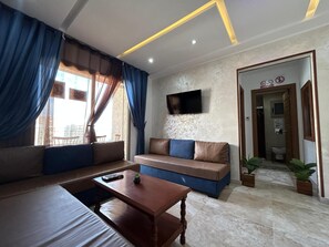 TV connectée, baby-foot, table de tennis de table