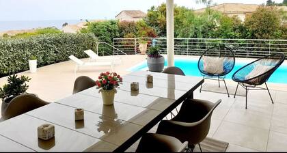 Magnificent villa with sea view and swimming pool