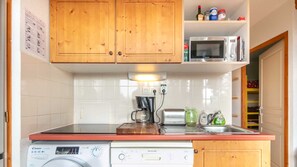 Kühlschrank, Mikrowelle, Geschirrspüler