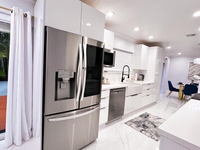 Spacious 4-bedroom house in Miami