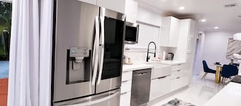 Spacious 4-bedroom house in Miami