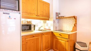 Kühlschrank, Mikrowelle, Geschirrspüler