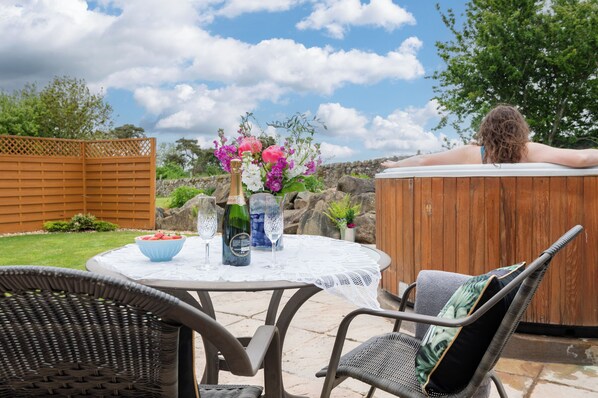 تناول الطعام بالخارج