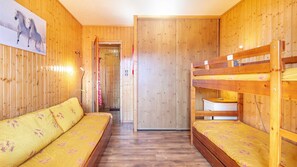 1 Schlafzimmer, Bügeleisen/Bügelbrett