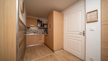 Frigorifero, microonde, forno, macchina per tè/caffè