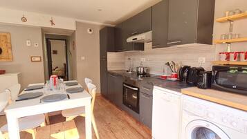 Refrigerador, microondas, horno y lavavajillas