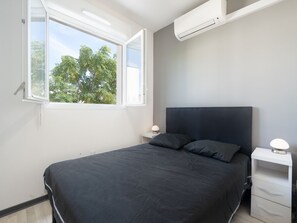 2 bedrooms