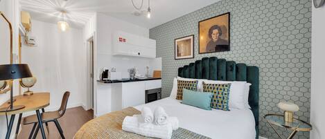 Skrivebord, strygejern/strygebræt, weekendseng, Wi-Fi