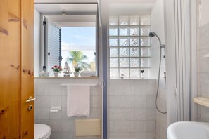 Apartment, City View | Bathroom