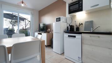 Kühlschrank, Mikrowelle, Geschirrspüler