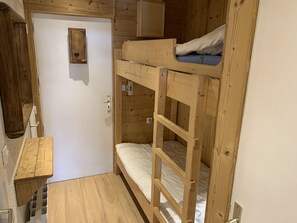 2 bedrooms, bed sheets