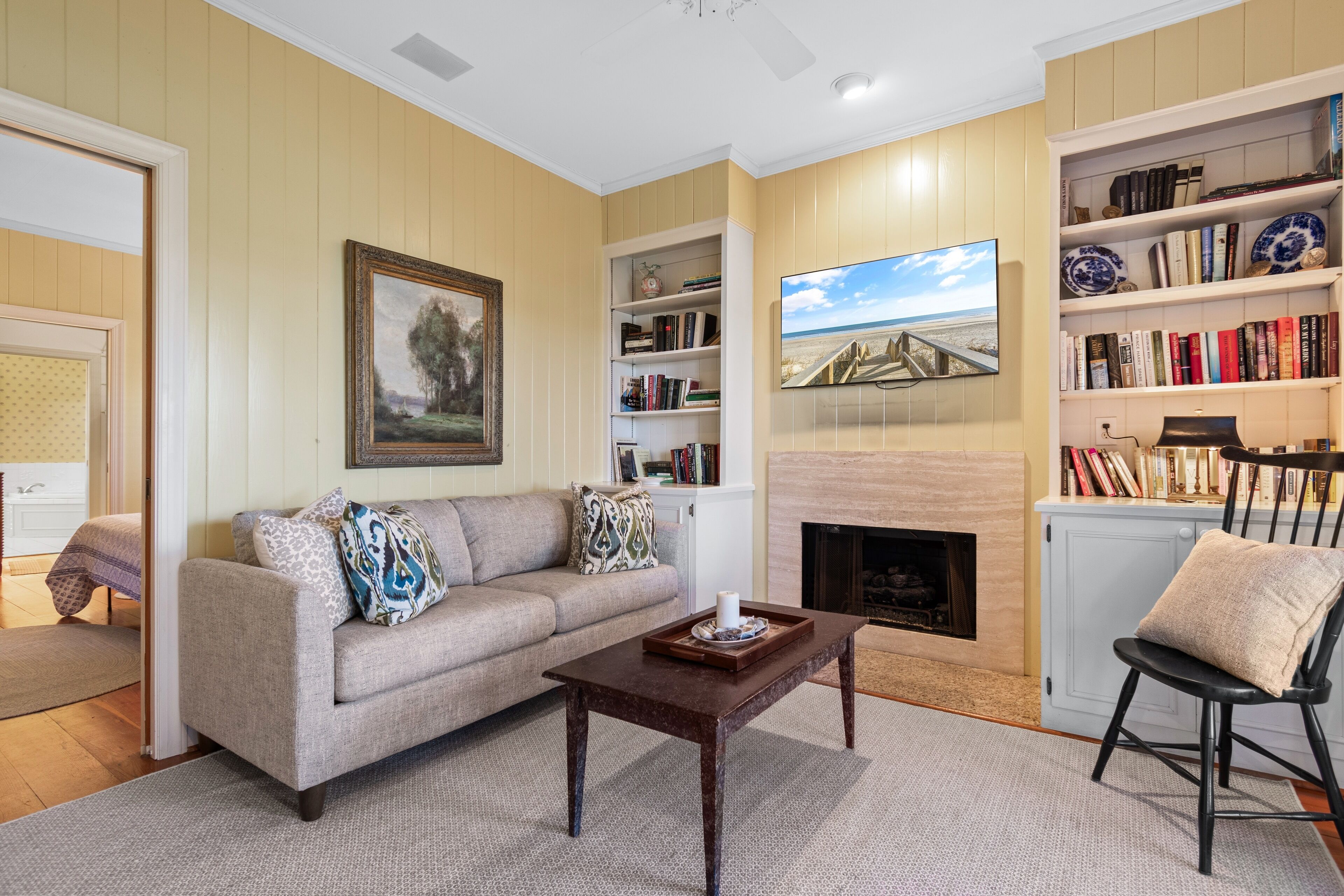 Luxury Cabin, River View | Room amenity