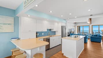 Deluxe Townhome, Ocean View | Room amenity