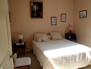 2 chambres, fer et planche à repasser, lit parapluie, Wi-Fi