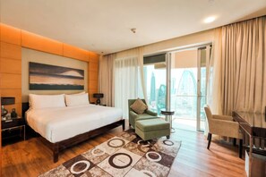 1 Schlafzimmer, Zimmersafe, Schreibtisch, Bügeleisen/Bügelbrett