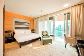 1 Schlafzimmer, Zimmersafe, Schreibtisch, Bügeleisen/Bügelbrett