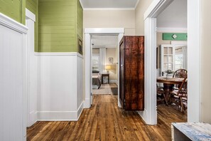 Interior - Cozy Cottage newly renovated near DWNTN & MTSU  (Murfreesboro)