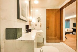 Dusche, Haartrockner, Shampoo